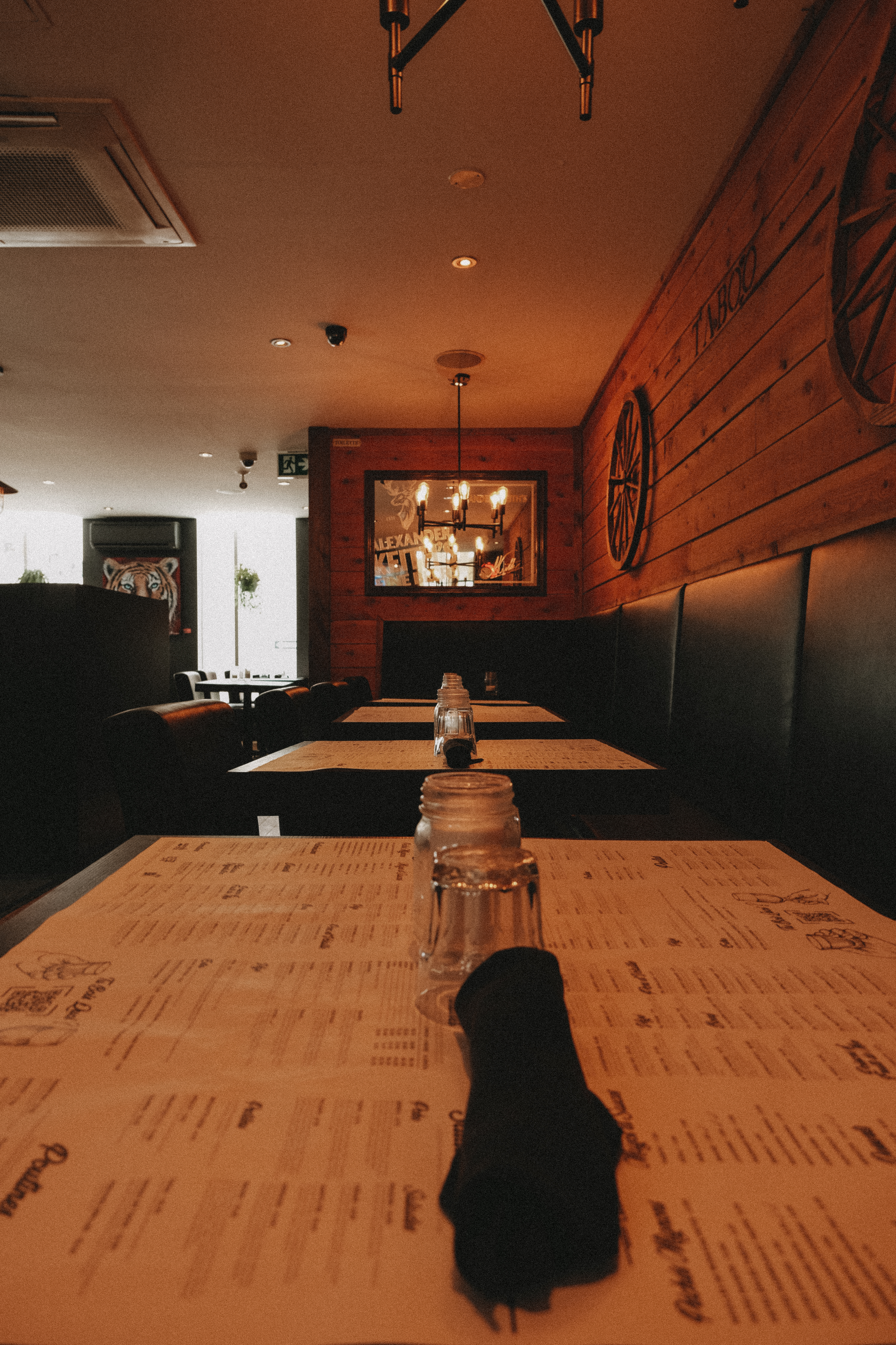 Salle à manger TABOO Cuisine Rebelle à L'Assomption